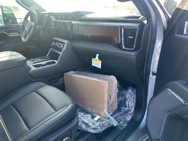 New 2026 GMC Sierra 3500 Denali w/ Denali Reserve Package image 27