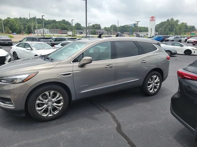 Used 2018 Buick Enclave Avenir w/ Avenir Technology Package AWD/4WD image 4