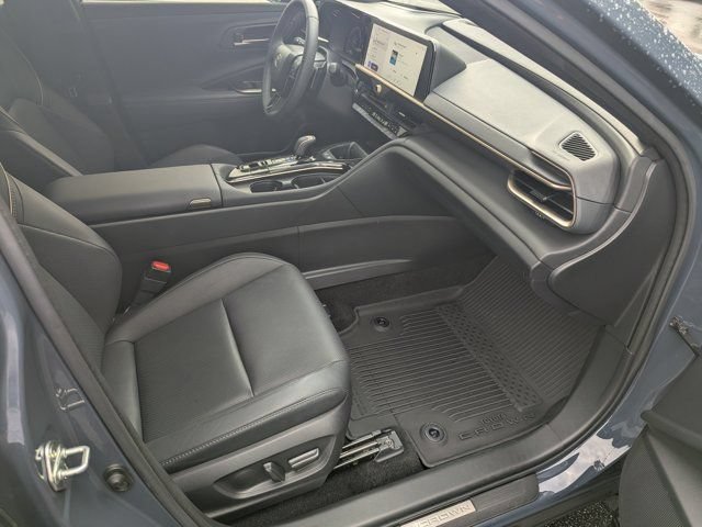 Used 2026 Toyota Crown Platinum AWD/4WD image 12