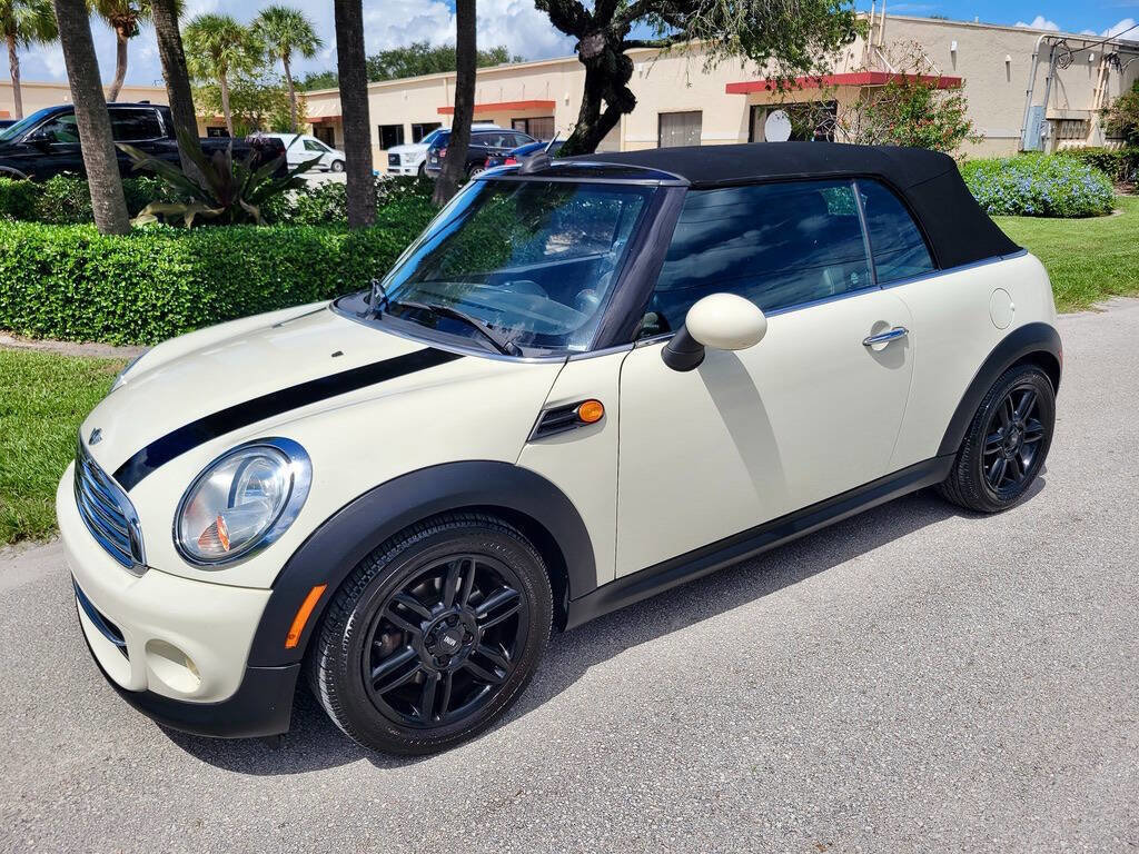 Used 2013 MINI Cooper Convertible image 4