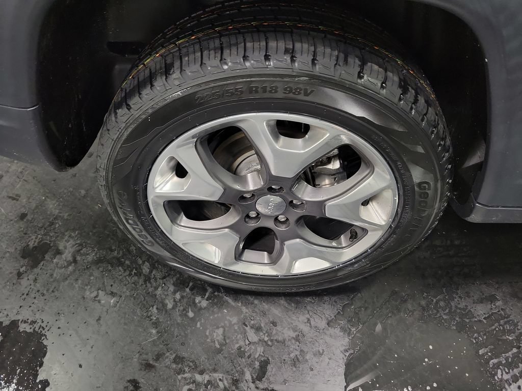 Used 2018 Jeep Compass Limited AWD/4WD image 12