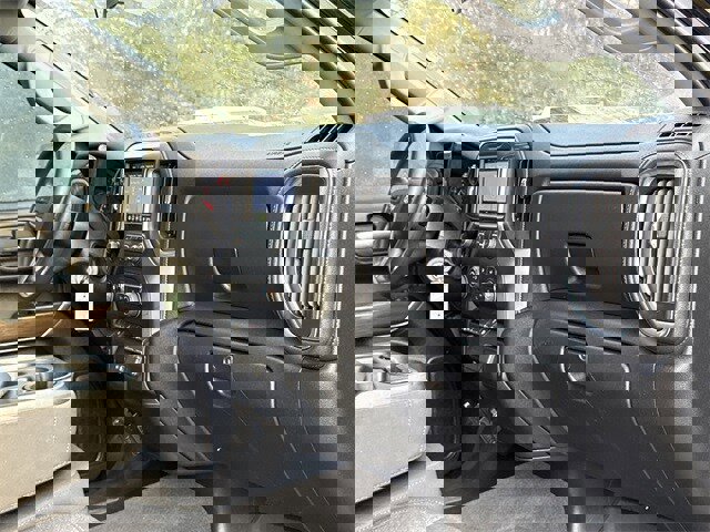 Used 2020 Chevrolet Silverado 1500 LT image 20