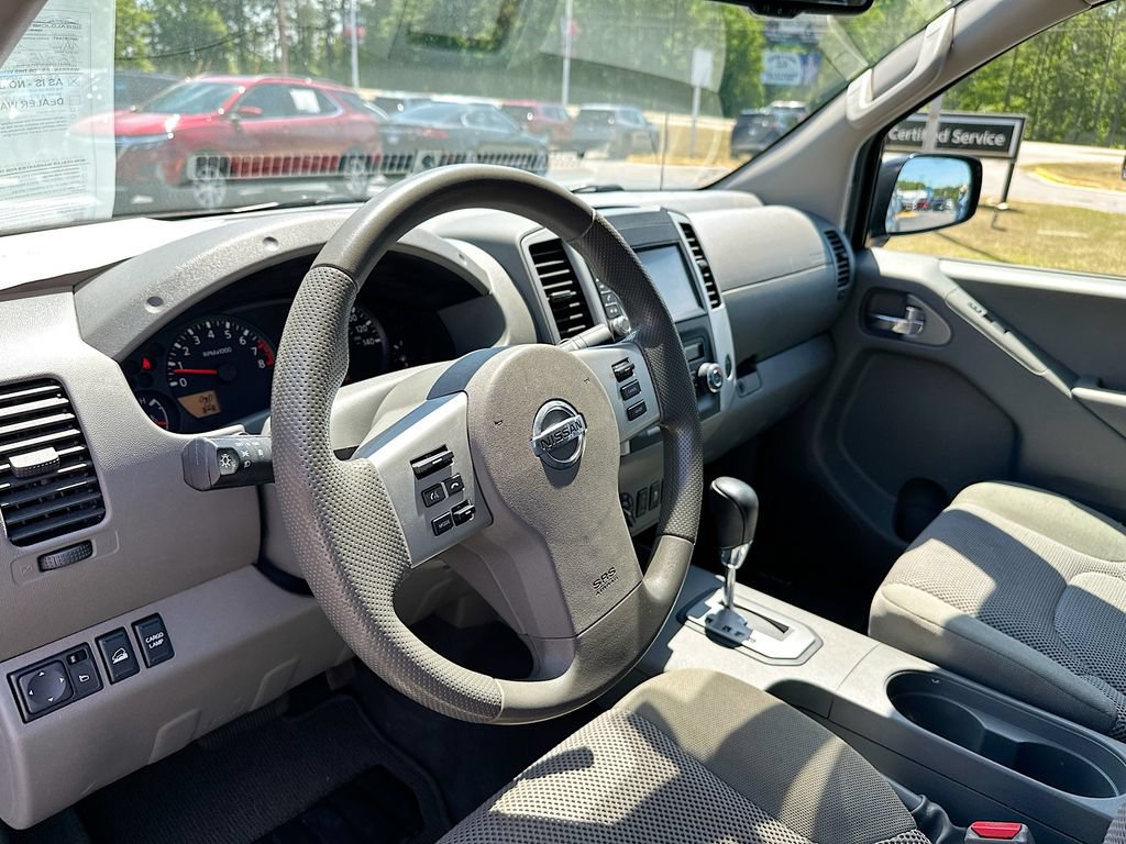 Used 2021 Nissan Frontier SV w/ Midnight Edition Floor Mats AWD/4WD image 10
