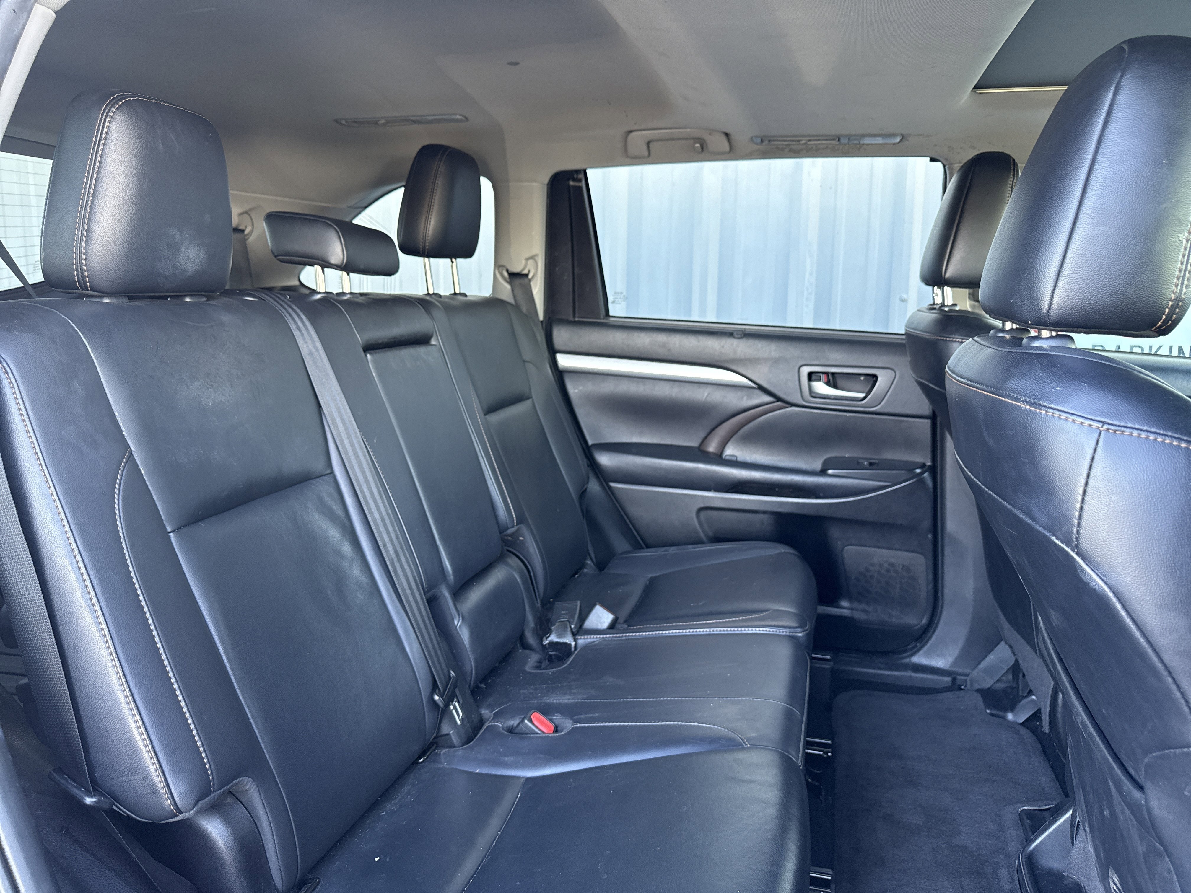 Used 2019 Toyota Highlander XLE image 32