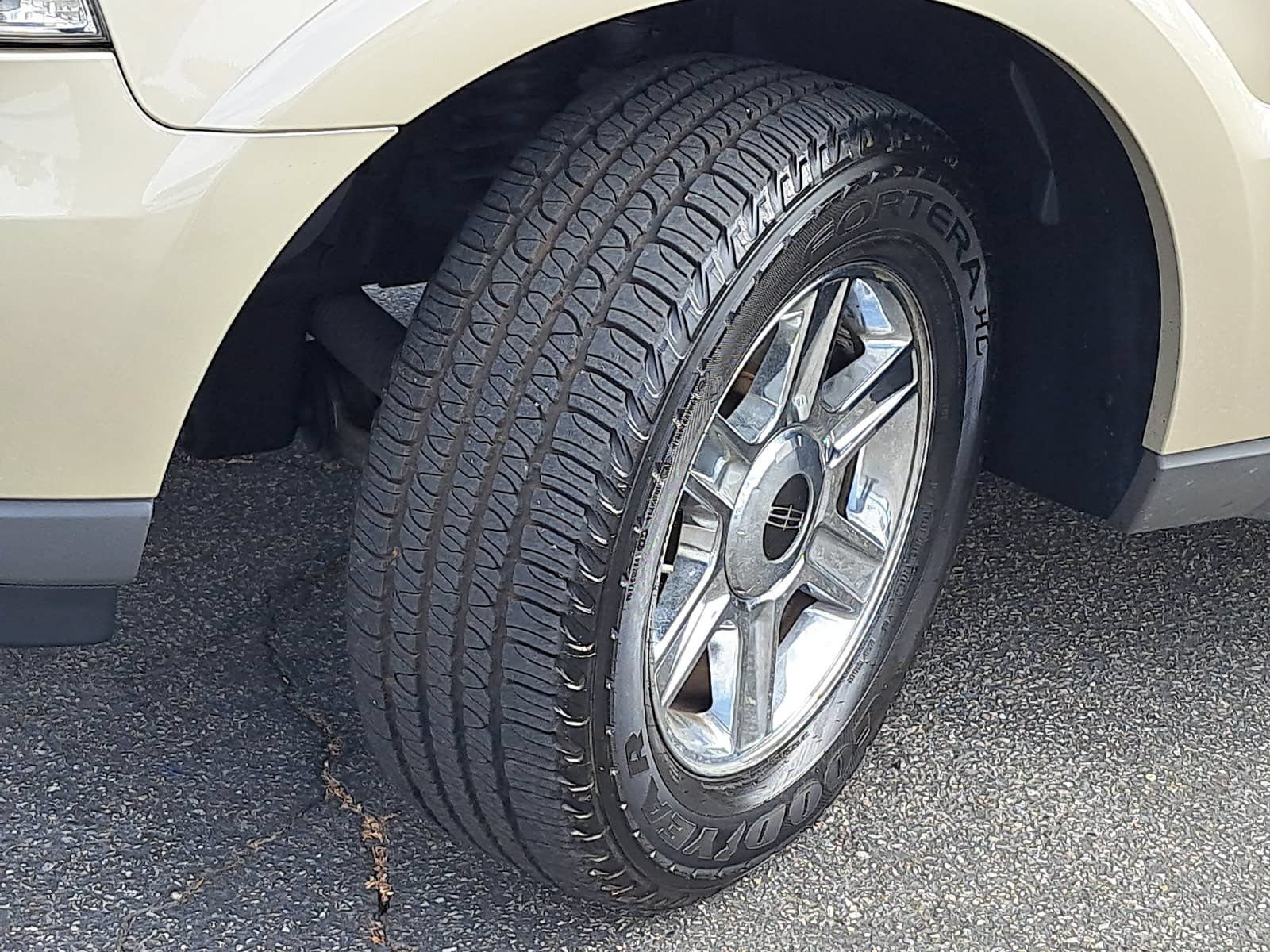 Used 2004 Lincoln Aviator 2WD image 36