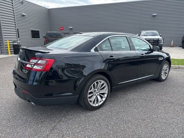 Used 2017 Ford Taurus Limited w/ Driver Assist Package FWD image 6