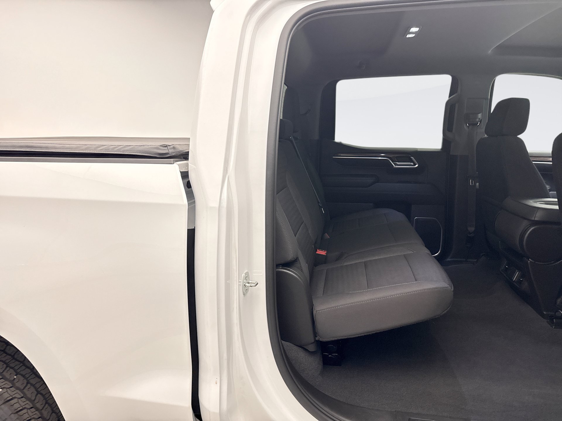 Used 2022 Chevrolet Silverado 1500 LT AWD/4WD image 17