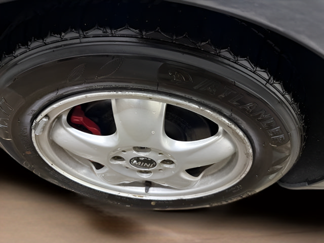 Used 2010 MINI Cooper Clubman Hardtop FWD image 10