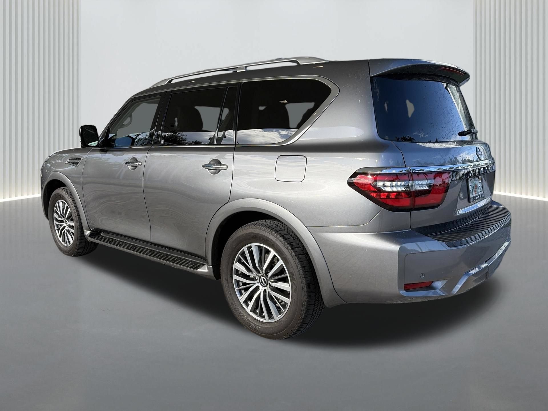 Used 2024 Nissan Armada SL w/ Captain's Chairs Package AWD/4WD image 4