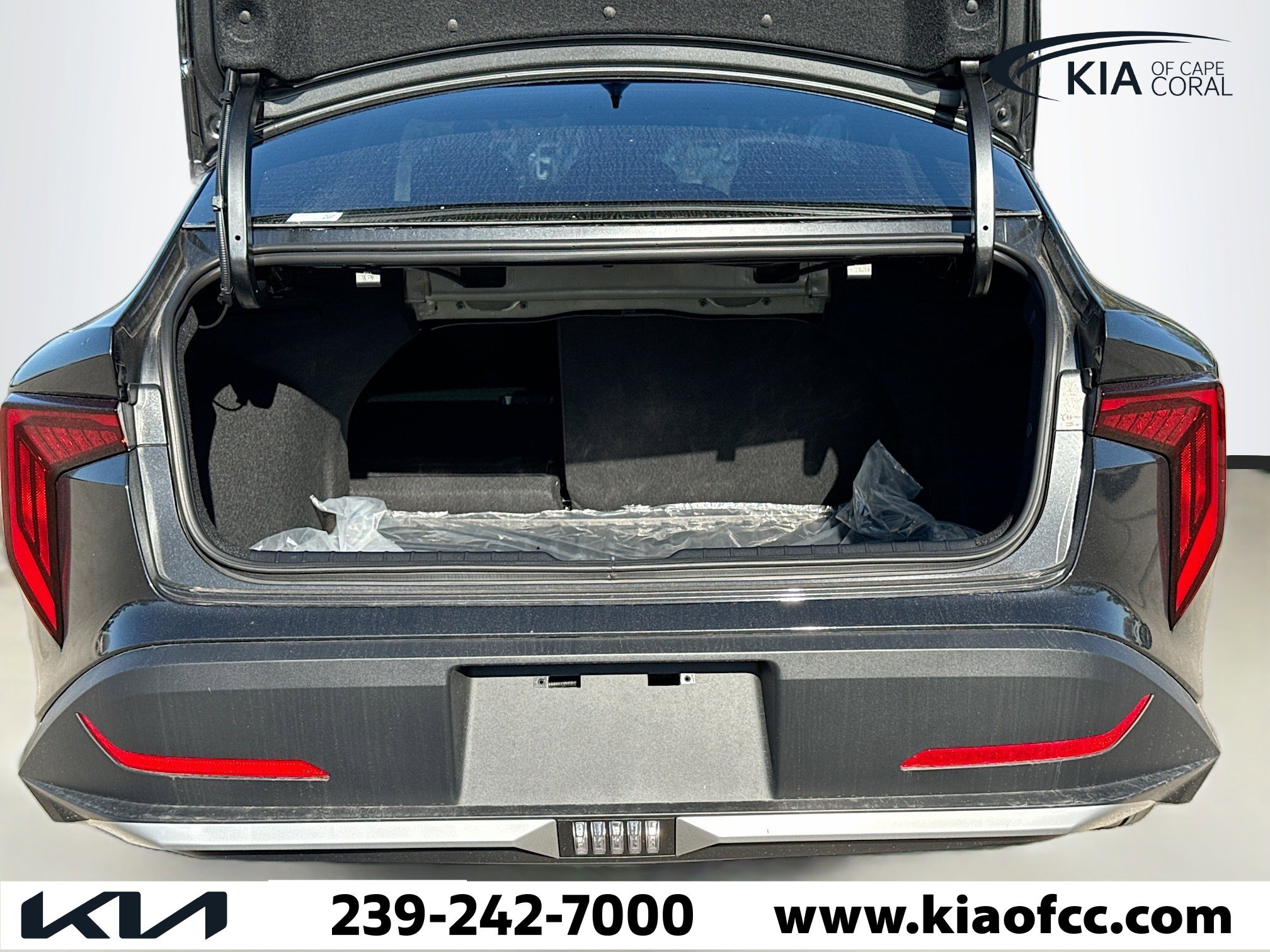 New 2025 Kia K4 LXS image 12