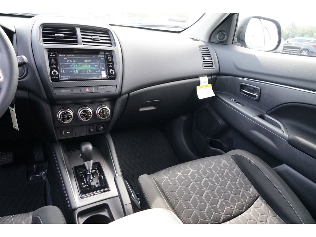 Used 2025 Mitsubishi Outlander Sport ES image 21