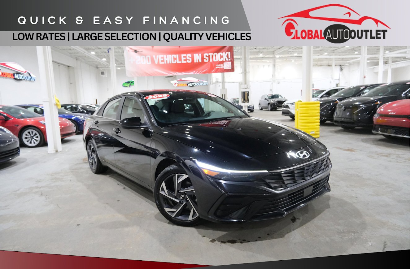 Used 2025 Hyundai Elantra SEL image 1