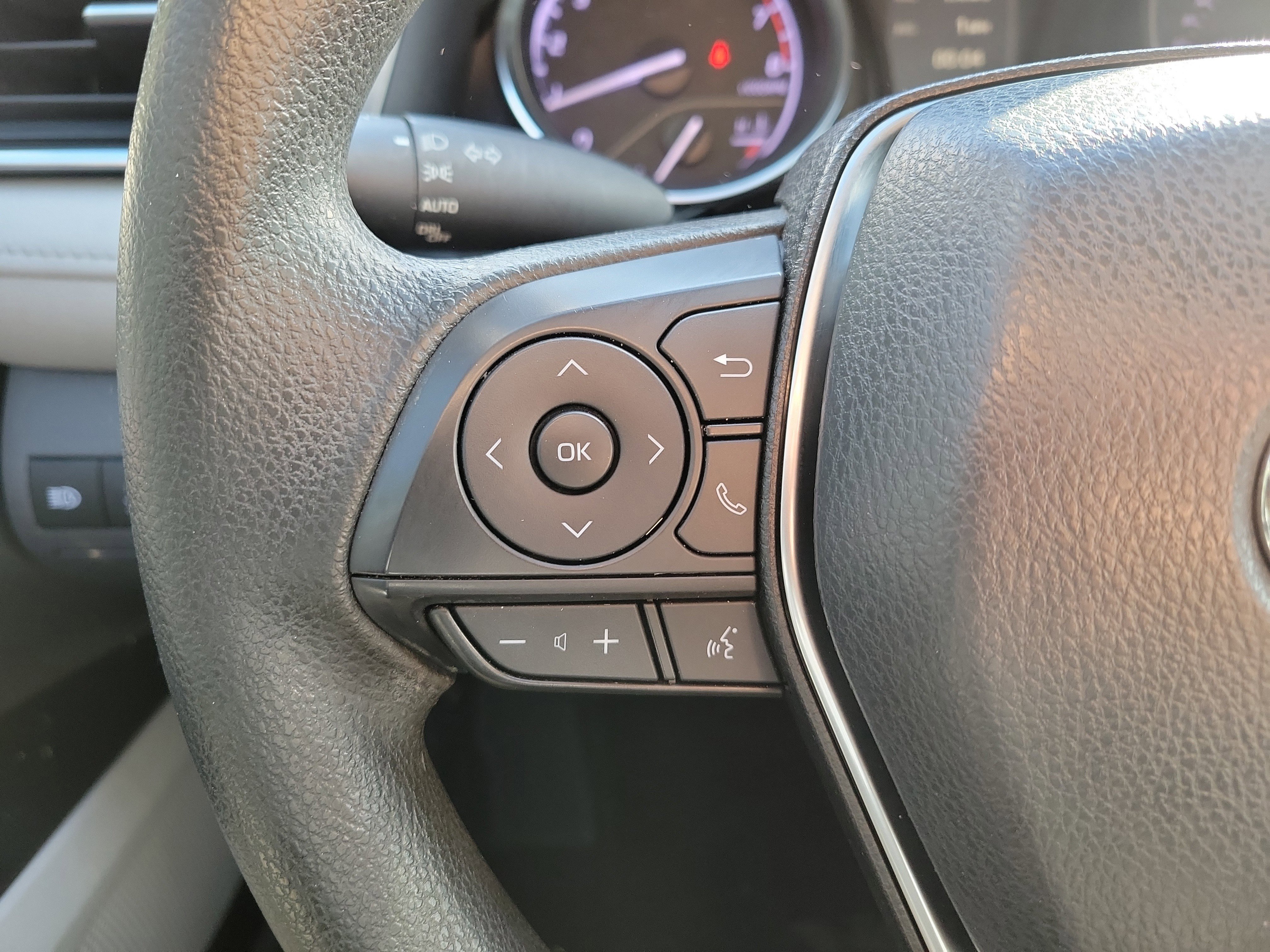 Used 2018 Toyota Camry LE image 25