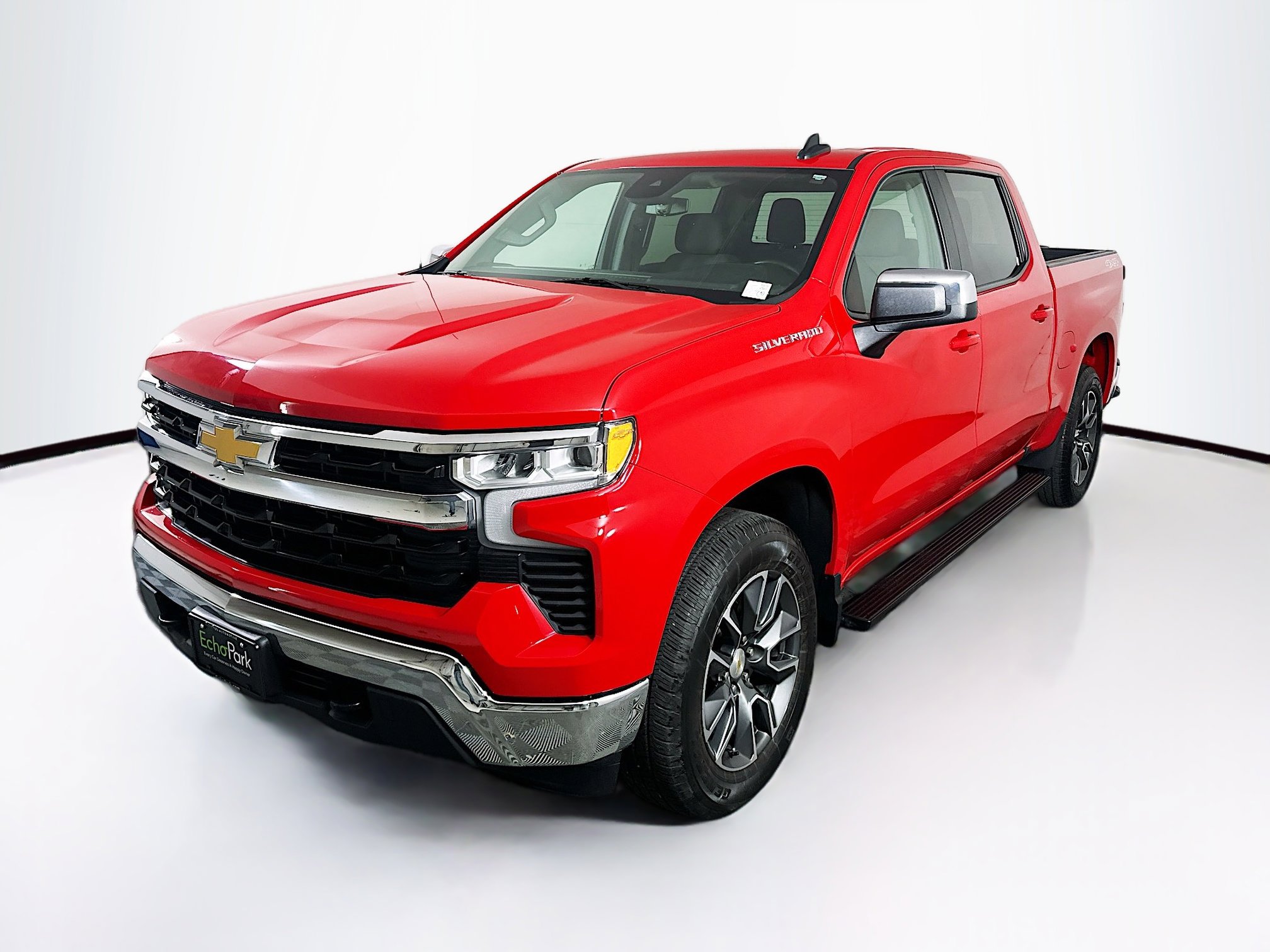 Used 2023 Chevrolet Silverado 1500 LT AWD/4WD image 3