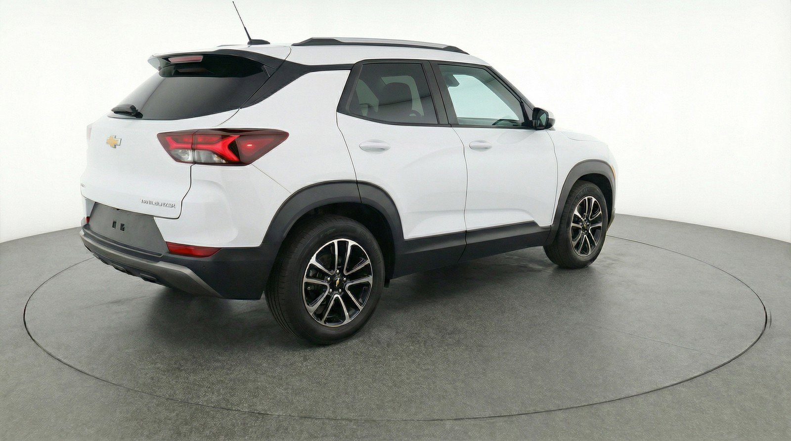 Used 2025 Chevrolet TrailBlazer LT image 9