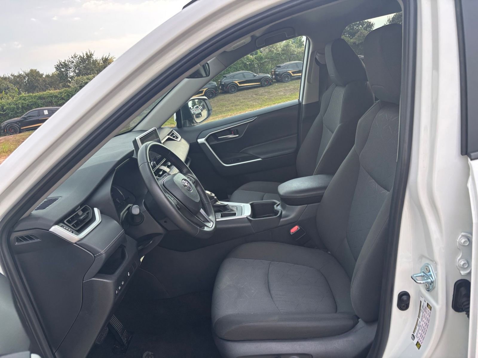 Used 2025 Toyota RAV4 XLE image 27