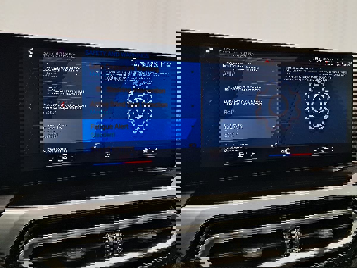 Used 2024 BMW M2 w/ Lighting Package image 30