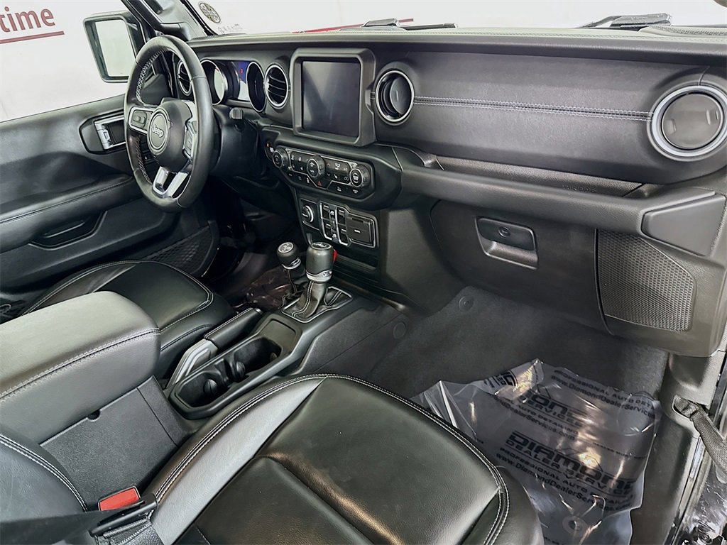 Used 2022 Jeep Wrangler Unlimited Sahara w/ Cold Weather Group image 31