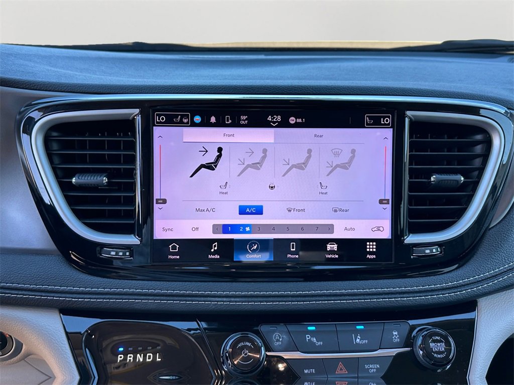 Used 2023 Chrysler Pacifica Touring-L image 22