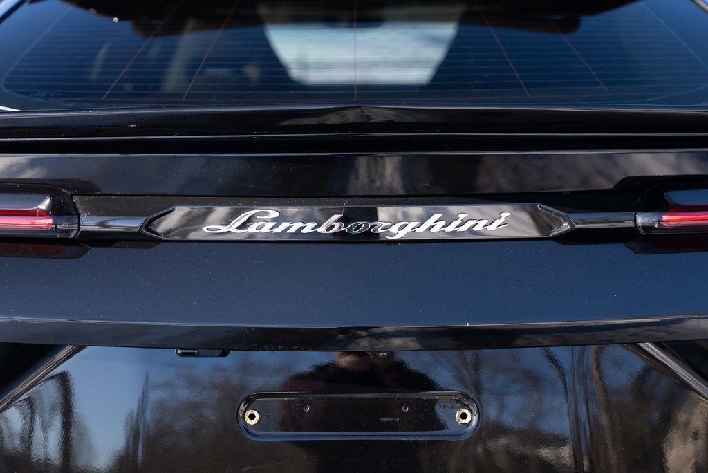 Used 2022 Lamborghini Urus image 13