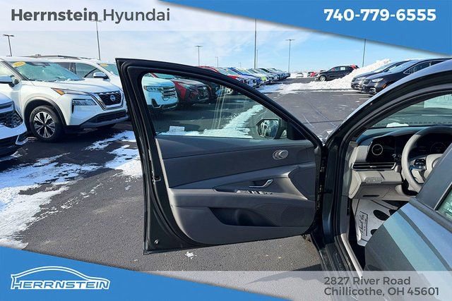 Used 2024 Hyundai Elantra SEL image 13