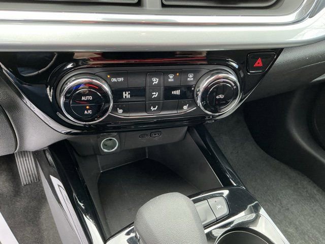 Used 2025 Chevrolet Trax LT w/ LT Convenience Package image 22