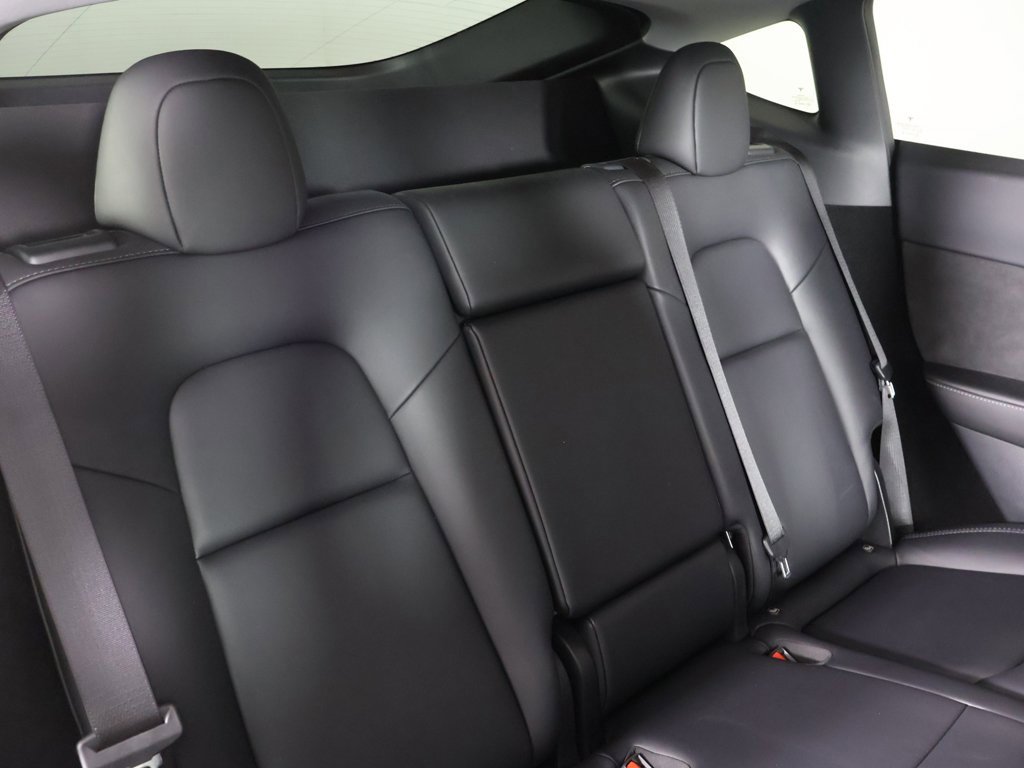 Used 2024 Tesla Model Y Long Range image 34