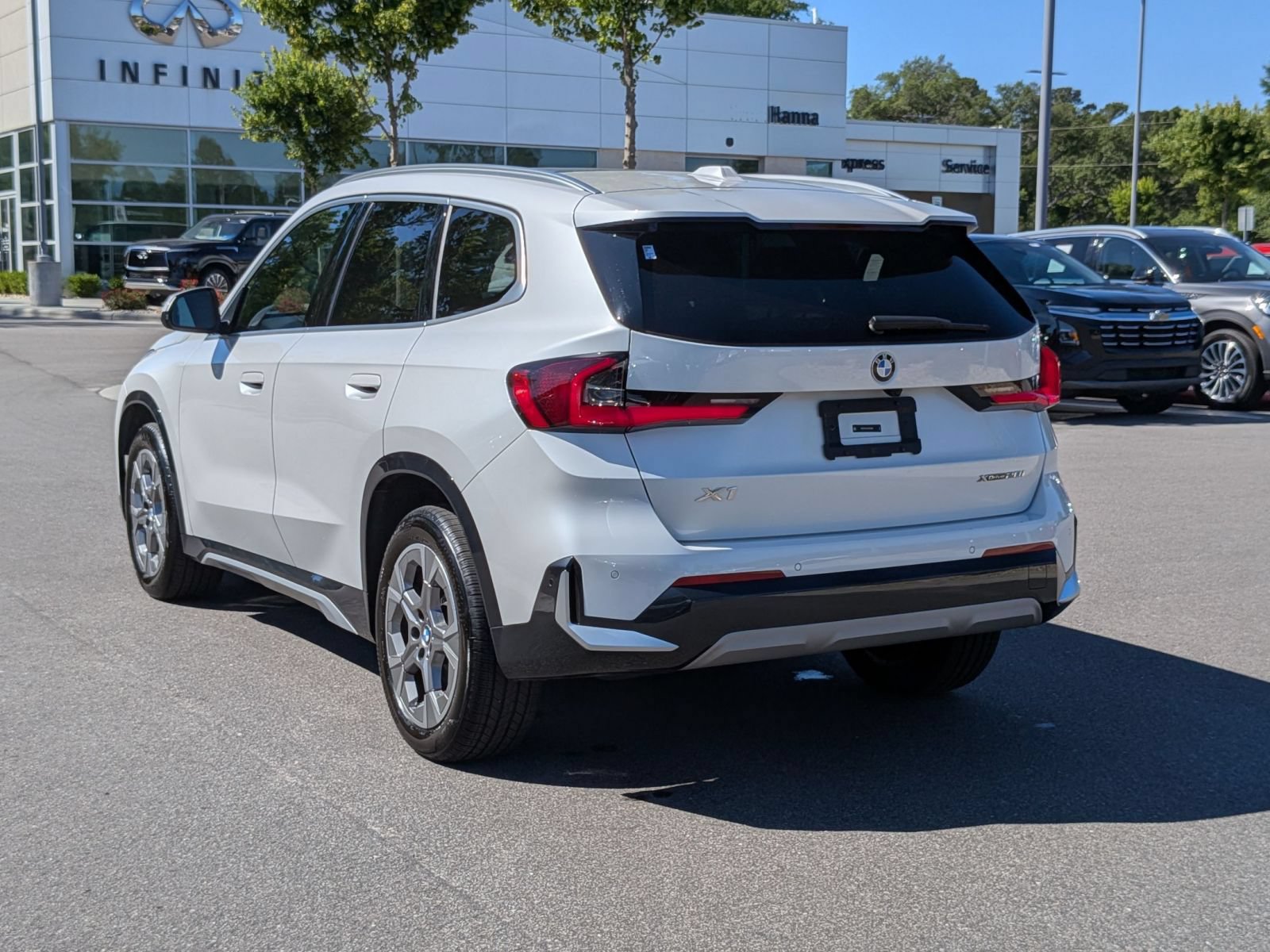 Used 2025 BMW X1 xDrive28i w/ Convenience Package AWD/4WD image 5