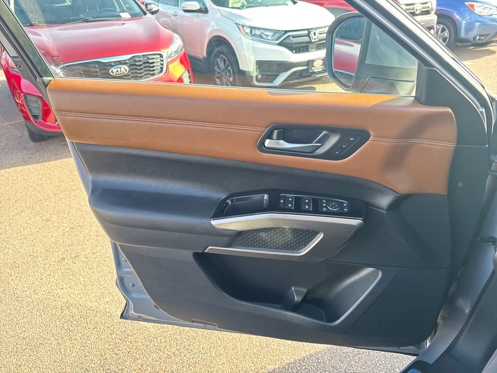 Used 2025 Nissan Pathfinder Platinum w/ Cargo Package image 34