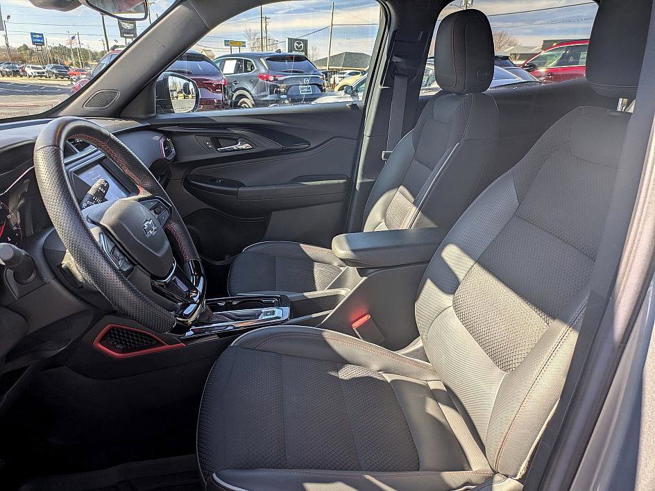Used 2023 Chevrolet TrailBlazer RS image 11