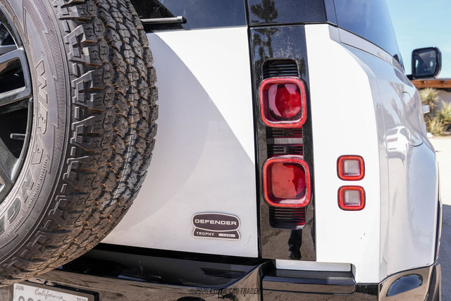 Used 2023 Land Rover Defender 90 X-Dynamic SE image 95