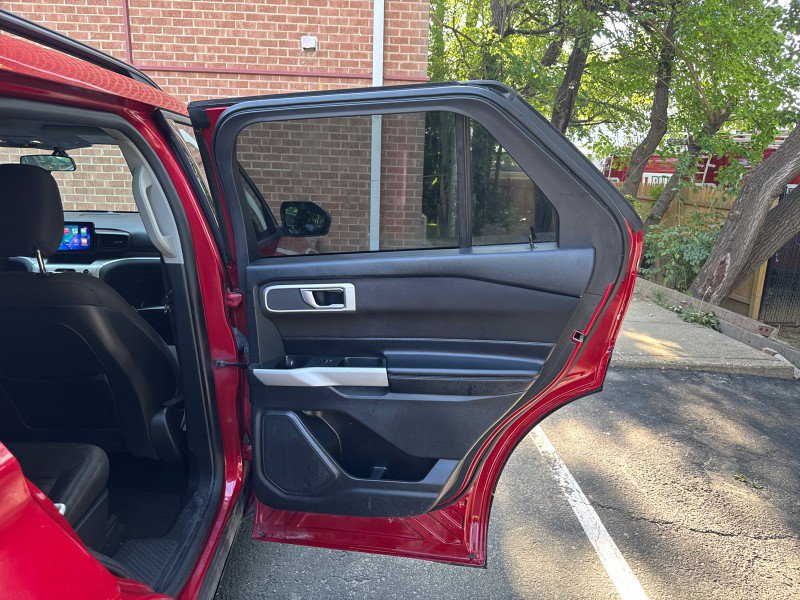 Used 2020 Ford Explorer XLT w/ Comfort Package AWD/4WD image 14