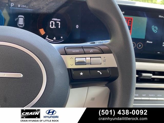 Used 2025 Hyundai Tucson SE image 16