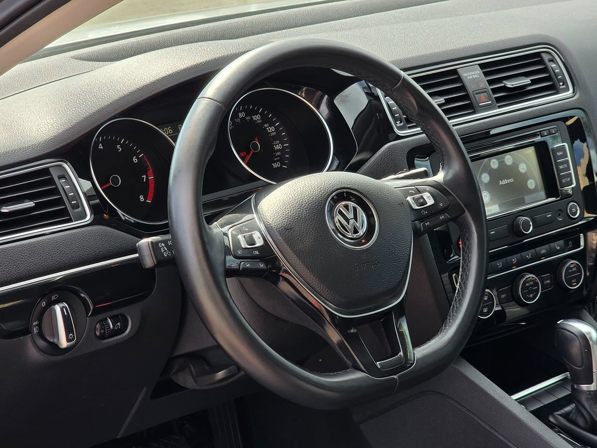 Used 2015 Volkswagen Jetta SEL FWD image 19