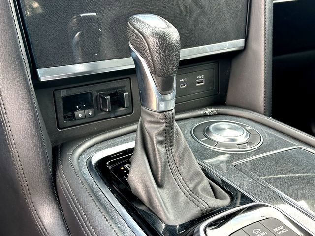 Used 2024 Nissan Armada SV image 17