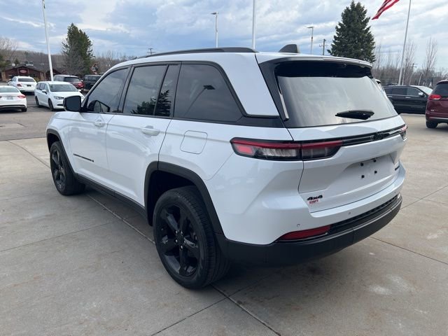 Used 2023 Jeep Grand Cherokee Limited w/ Luxury Tech Group II image 4