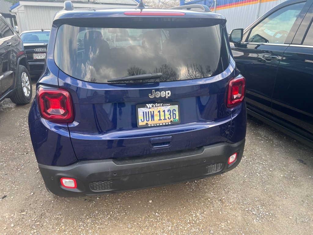 Used 2021 Jeep Renegade Latitude w/ Luxury Group I image 3