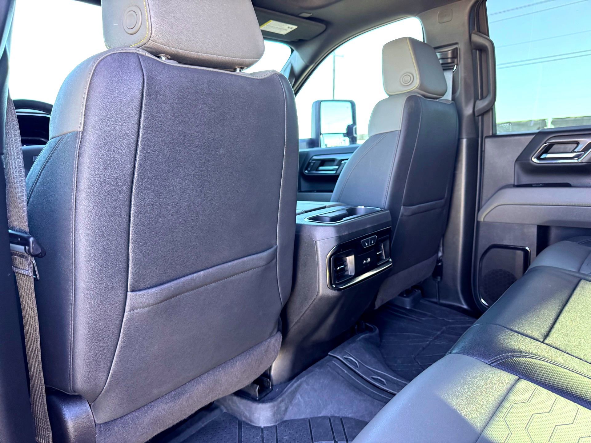 Used 2024 Chevrolet Silverado 2500 ZR2 w/ Technology Package image 24