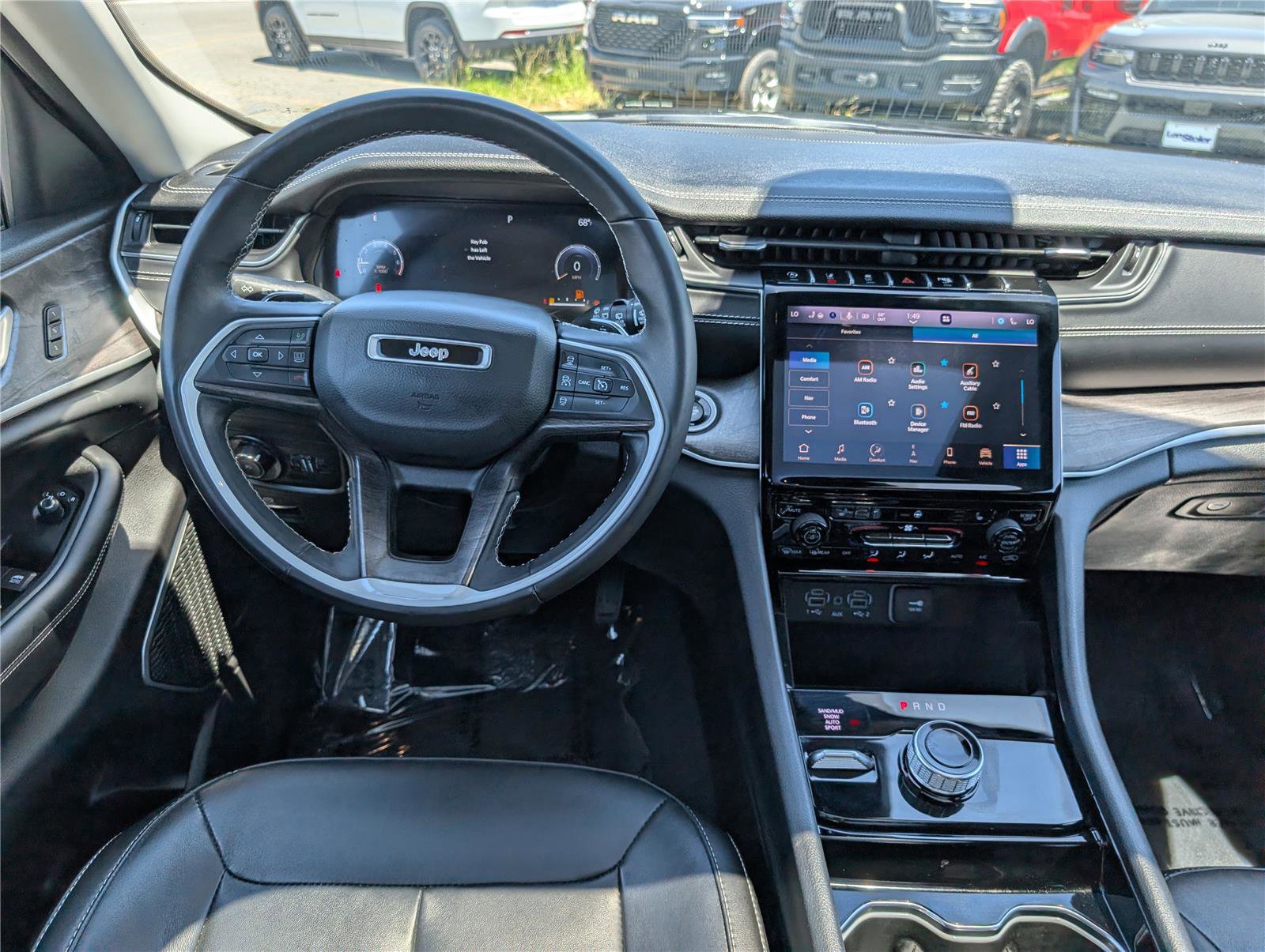 Used 2022 Jeep Grand Cherokee L Limited AWD/4WD image 19