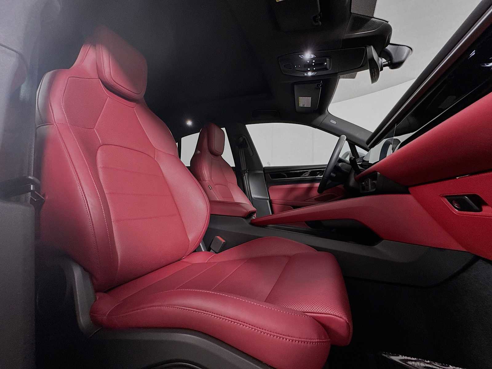 Certified 2025 Porsche Macan 4S Electric image 28