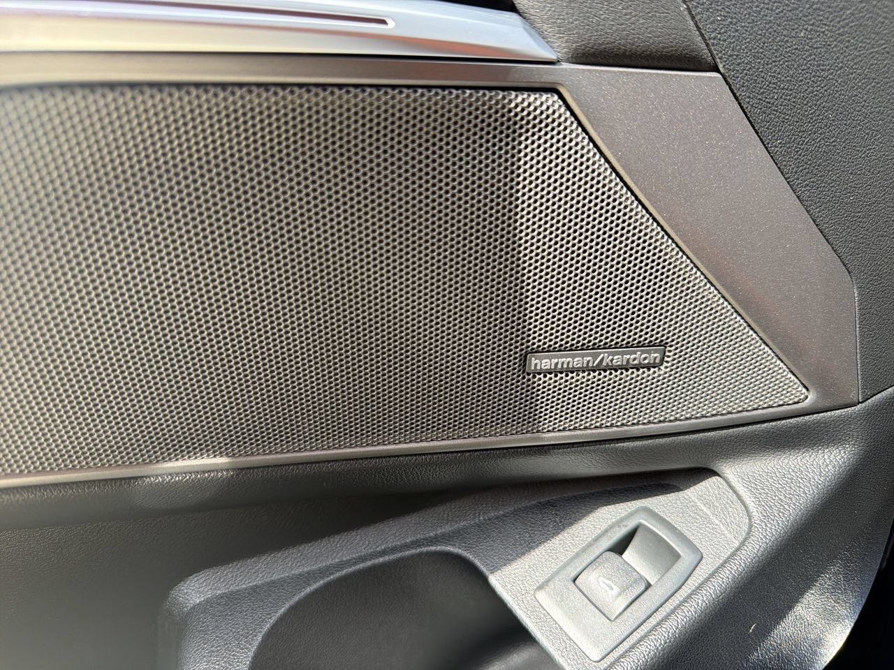 Used 2023 BMW M3 Competition w/ Executive Package RWD image 19