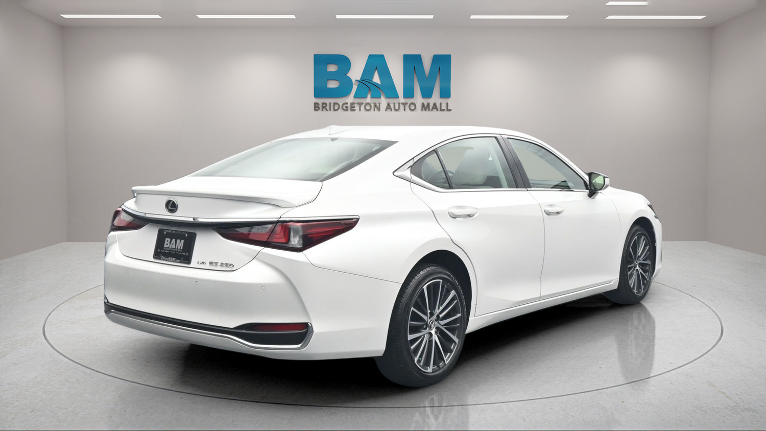 Used 2023 Lexus ES 250 w/ Premium Package AWD/4WD image 4