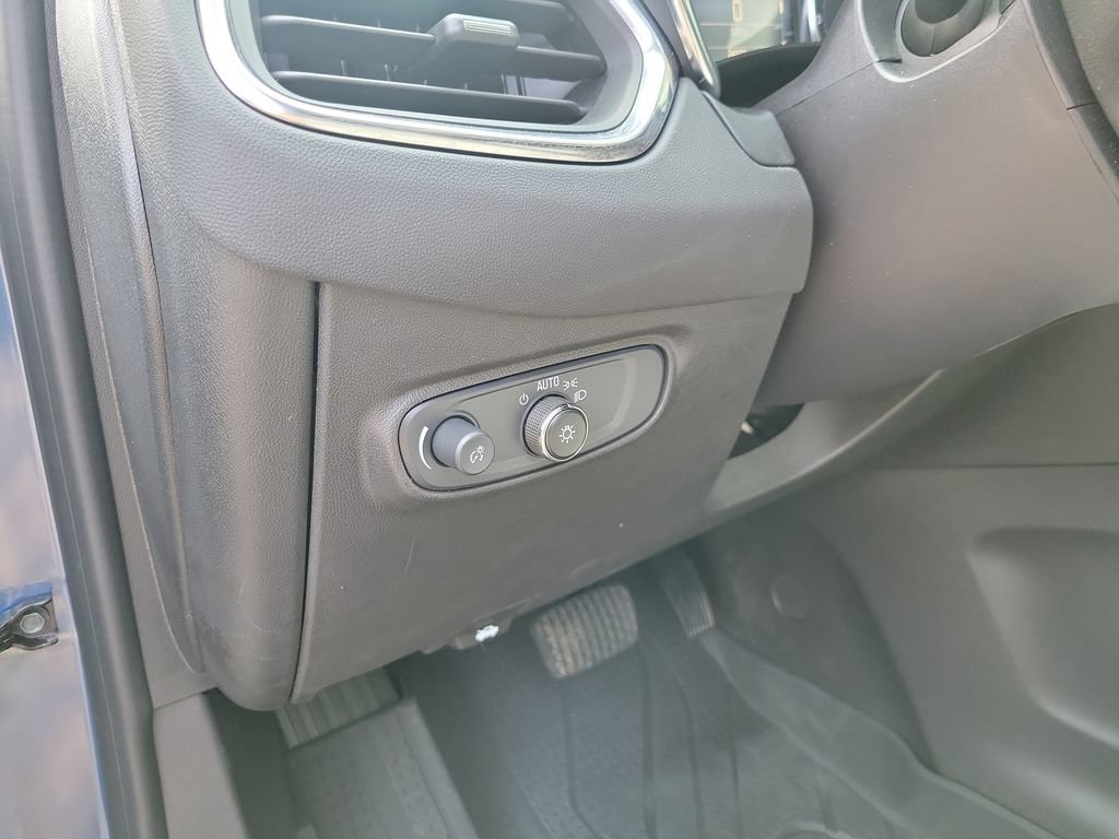 Used 2024 Chevrolet Equinox LS w/ LS Convenience Package FWD image 24