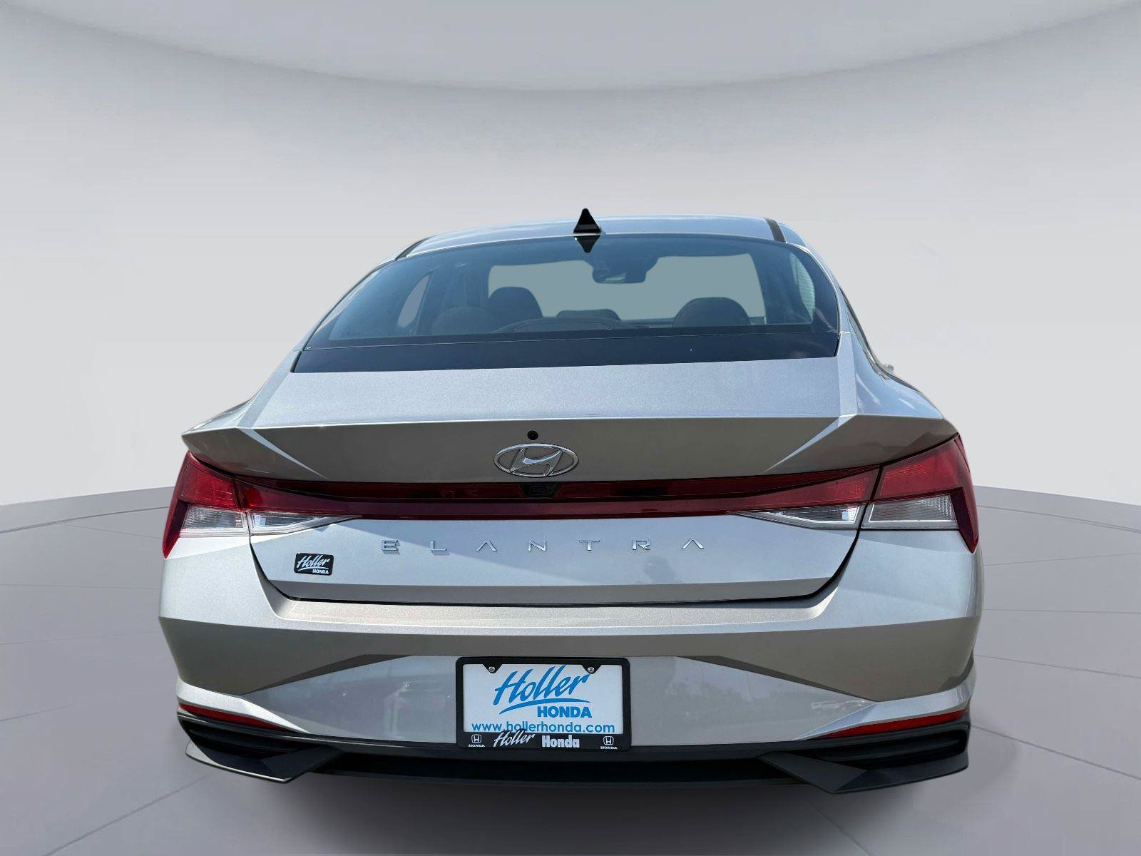 Used 2021 Hyundai Elantra SEL FWD image 5