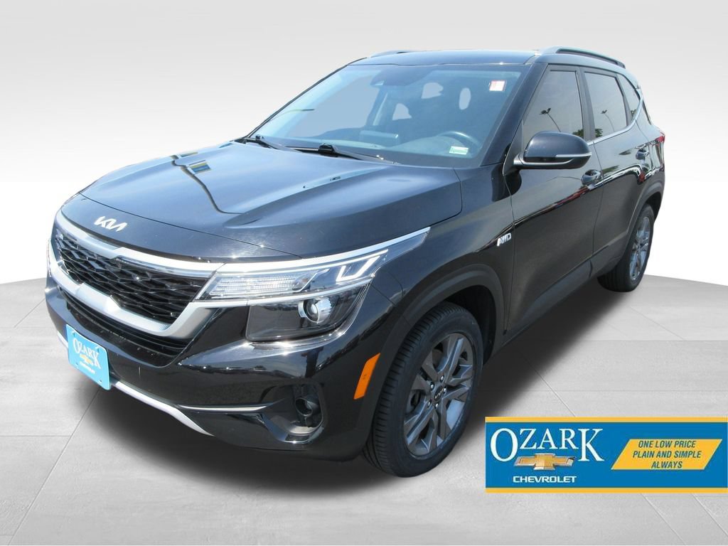 Used 2023 Kia Seltos S w/ Navigation Package