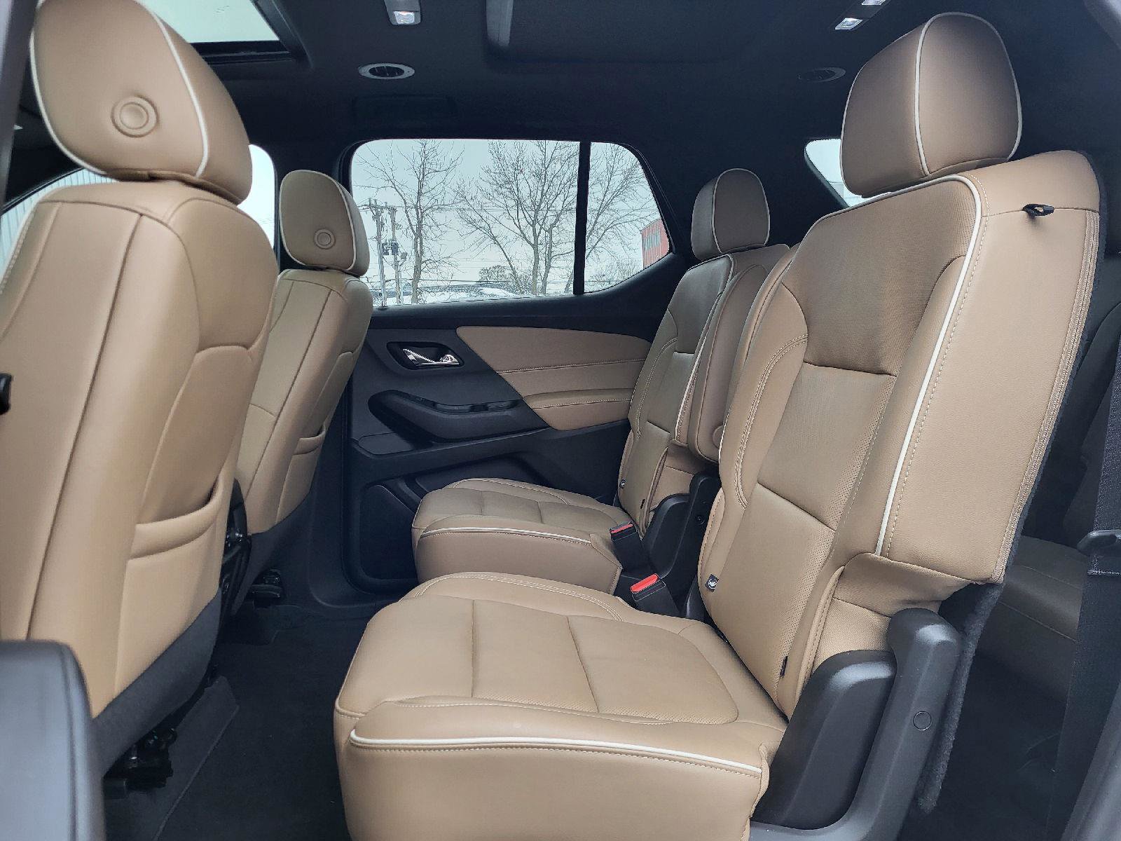 Used 2023 Chevrolet Traverse Premier image 10