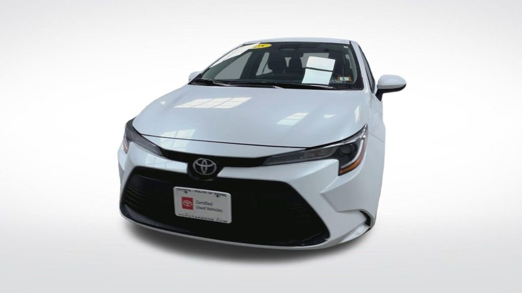 Certified 2025 Toyota Corolla LE image 4