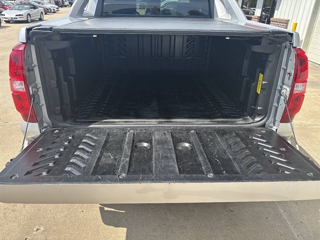 Used 2013 Chevrolet Avalanche LS w/ All-Star Edition AWD/4WD image 13