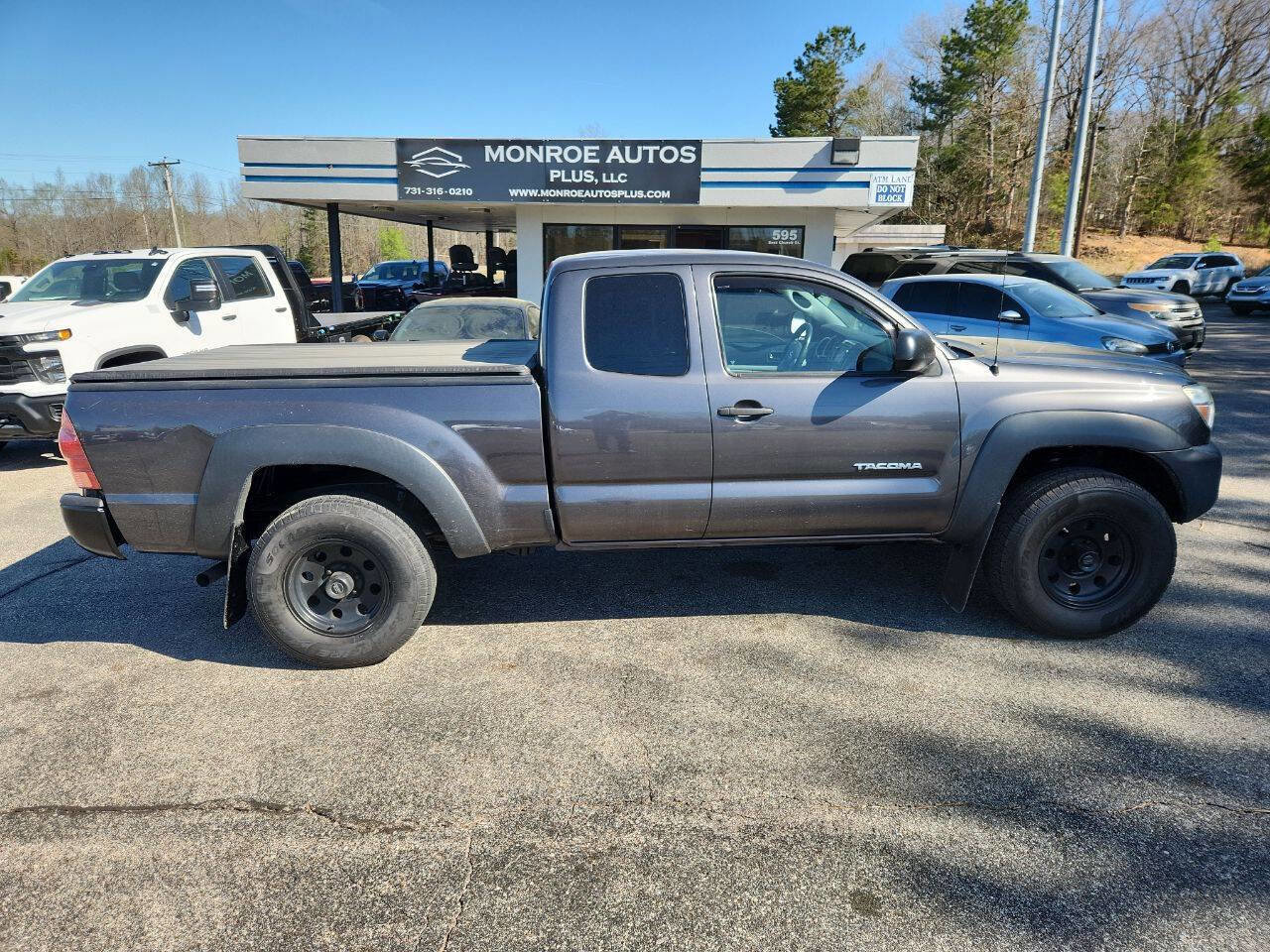 Used 2013 Toyota Tacoma 4x4 Access Cab w/ Convenience Pkg image 1