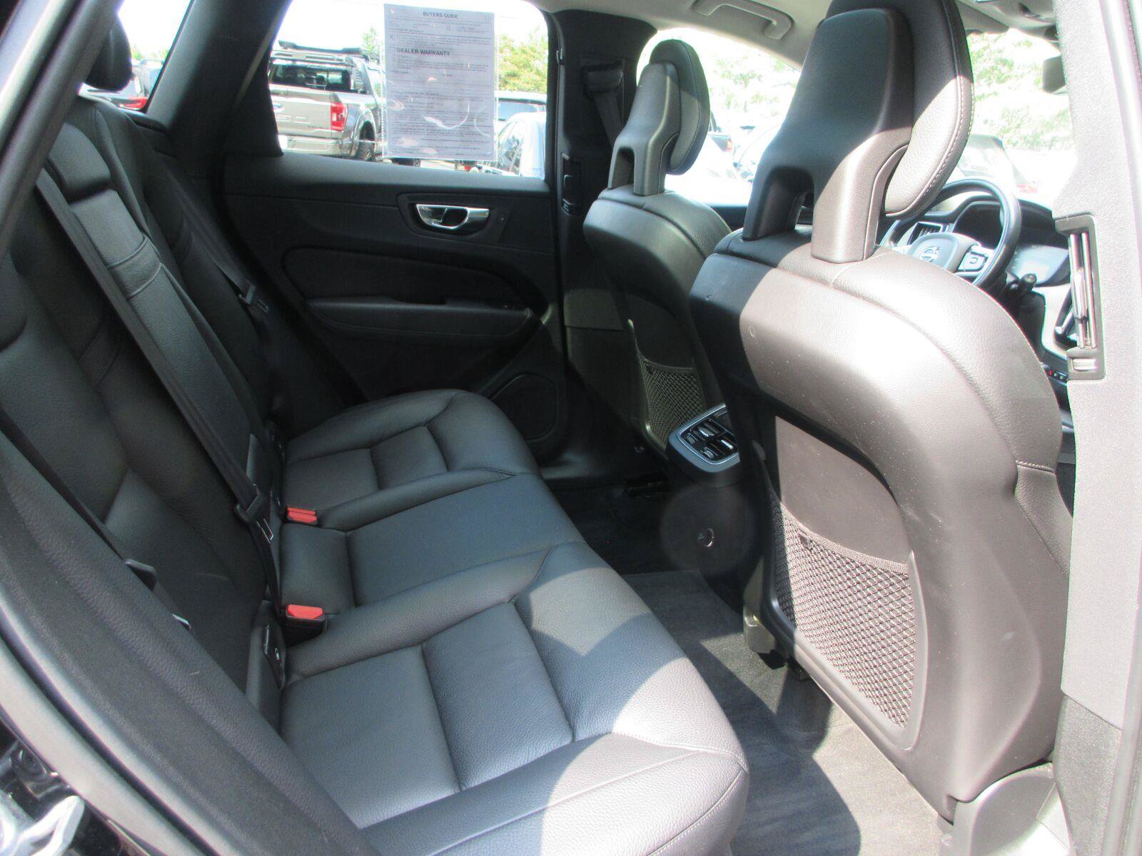 Used 2018 Volvo XC60 T5 Inscription w/ Convenience Package AWD/4WD image 18